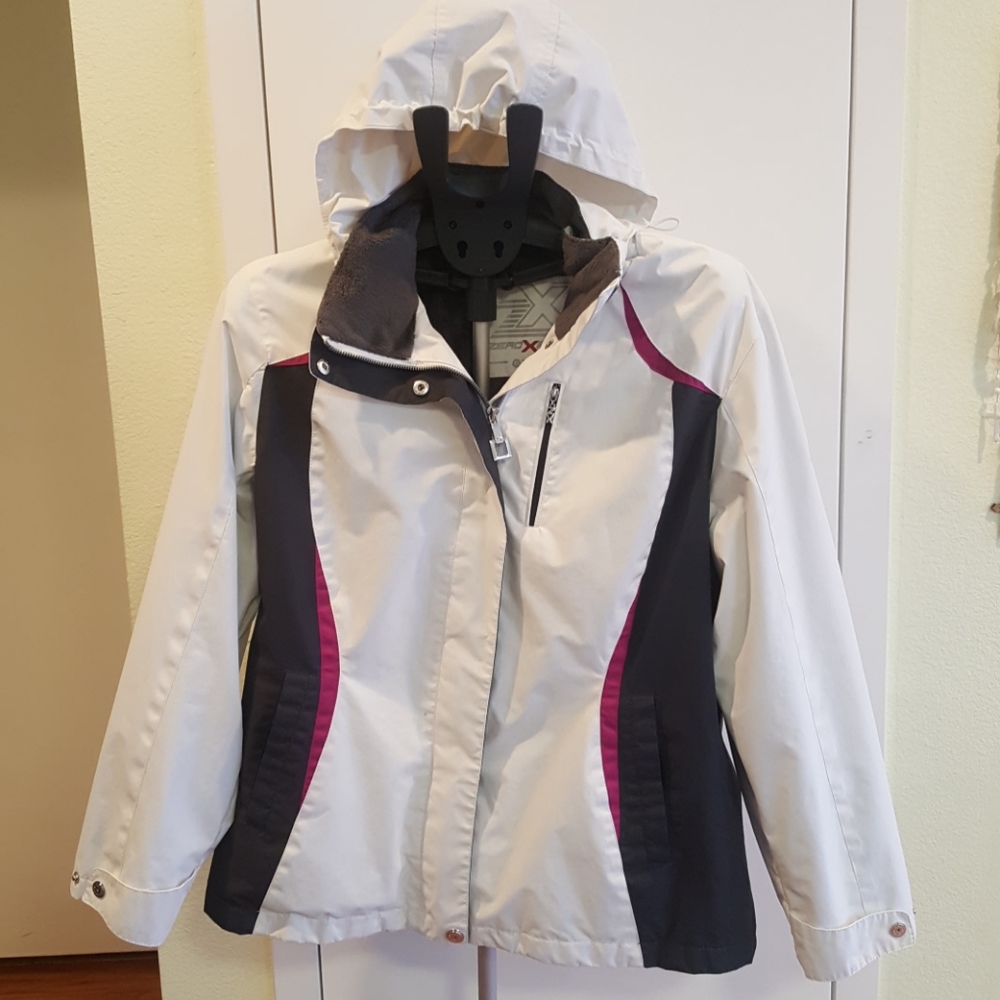ZeroXposur women's white/grey/purple ski jacket.